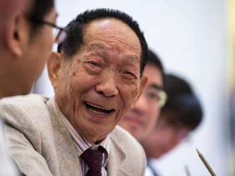 袁隆平享年91岁。新华社图片