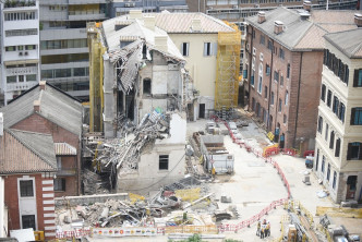 前中区警署大馆于2016年5月进行活化工程时，其外墙和部分屋顶突然倒塌。资料图片