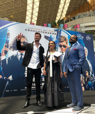 男女主角今早更联同导演加利格雷现身北京发布会。　Chris Hemsworth IG图片