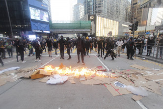 劉曉明稱，若香港的暴力發展至特區政府不能控制的地步，中央不可能坐視不理。資料圖片