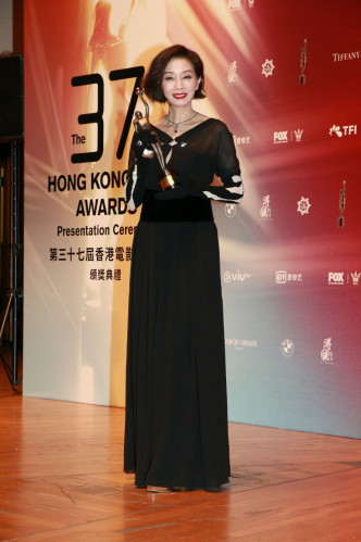 毛舜筠10年前夺「最佳女配角」，昨日获「最佳女主角」，坦言作为演员觉得好圆满。
