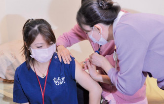 台湾接种的是英国阿斯利康疫苗。网上图片