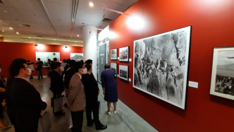 展出的超过100张图片，是从新华社中国照片档案馆挑选而来。