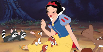迪士尼再度翻拍《白雪公主》真人版，预计明年初开拍。