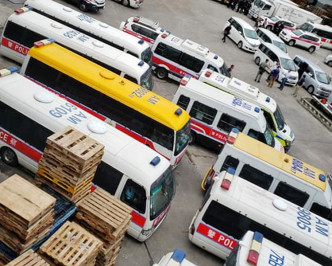西區副食品批發市場內泊有多輛警車。fb「西環變幻時」Danny Lam圖片