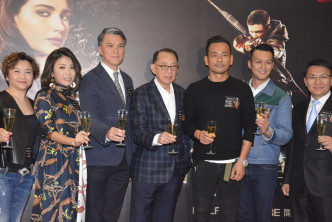 英皇集团主席杨受成昨出席英皇电影《箭神．第一战》首映礼。