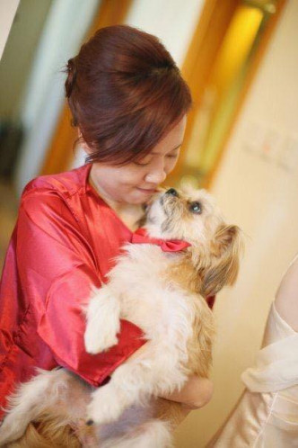 陈凯欣上载爱犬合照反击。fb图片