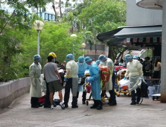 救援人员赶至将事主送院抢救。香港突发事故报料区 网民Tsui Keung