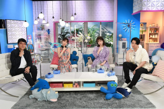 田中美奈实（左二）主持的《心机女》在获观众好评。