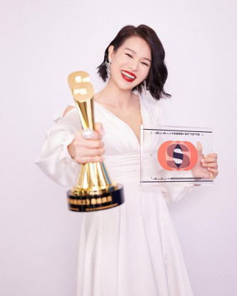 杏儿于内地节目《演员请就位2》夺年度最佳演员。