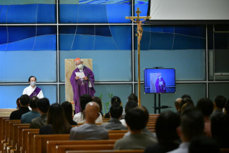 香港天主教正义和平委员会在圣安德助堂举行「六四弥撒」。