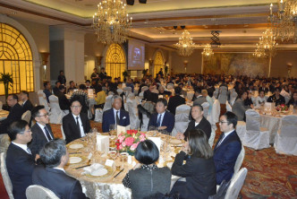 《TVB長期服務暨傑出員工-榮譽大獎頒獎典禮晚宴》晚上在尖東一酒店舉行。