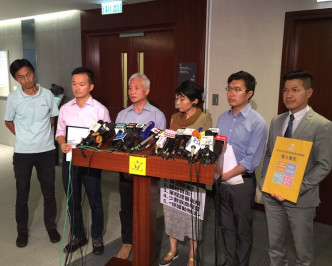 议会阵线的6名议员今日与行政长官林郑月娥会面，交流施政报告建议。