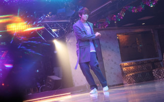 姜濤在MV中不忘展舞姿。