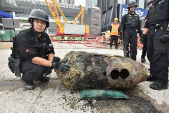 警方爆炸品处理组已拆除炸弹。
