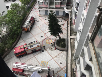 消防到場將火救熄。香港突發事故報料區網民Lo Pak Man‎攝