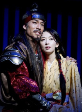 林志玲與Akira在11年合作舞台劇《赤壁~愛》結緣。
