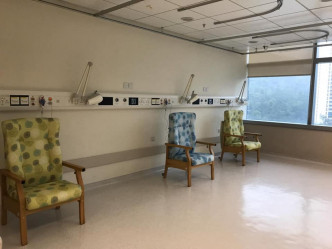 較年長或預期有其他醫療需要的人，會被送往北大嶼山醫院的檢測中心。  醫院管理局FB圖