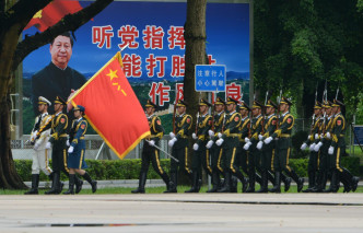 驻港部队副司令员廖正荣致词时表示，希望夏令营能增加香港青少年对祖国和军队的认识。