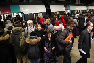 巴黎地铁多条綫路都停驶。AP图片