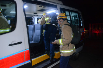 救援人員到場通宵搜救。