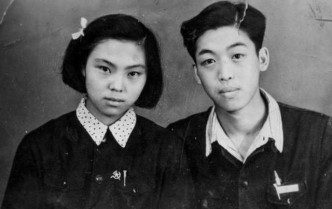 徐英喆父母年轻时的合照。