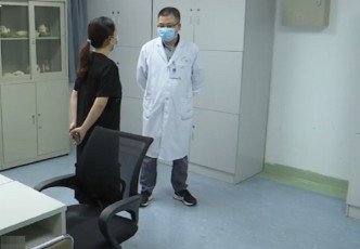 惠州市第一人民医院内分泌科副主任医生彭林平提醒进食荔枝要节制。网上图片