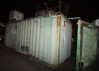 警方怀疑有人在天水围厦村租用一个货仓，将货物进行包装。