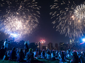 美國多地昨日舉行不同活動，以慶祝美國245周年國慶。美聯社圖片