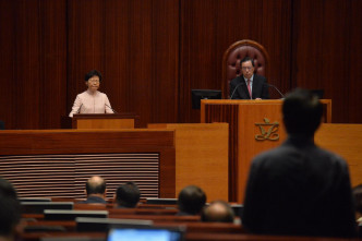 行政長官林鄭月娥出席立法會質詢環節。