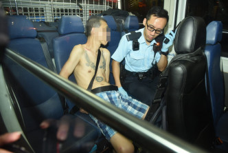 警方拘捕一名纹身汉。