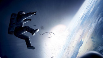 佐治古尼曾拍過《引力邊緣》及《明日世界》等外太空題材的電影。
