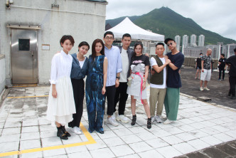 陈茂贤认为既然《不日成婚》由新导演执导，亦应起用一班年青演员演出。