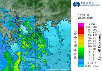 預料未來一兩小時本港各區仍然間中受大驟雨影響。