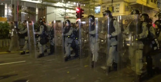 防暴警察西環清場。有綫新聞截圖
