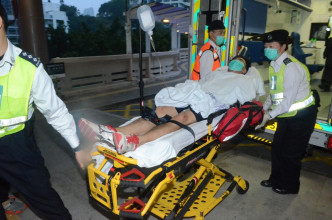 男跑手不適及受傷送往律敦治醫院。