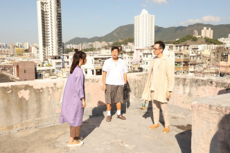 陈豪、龚嘉欣和郑子诚为TVB新剧《四十二章经》开工。