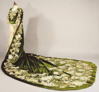 明治天皇的妻子昭憲皇太后的大禮服收藏在博物館內。（網上圖片）