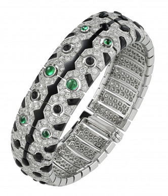 Felin手鐲，以18K白金鑲嵌祖母綠、縞瑪瑙及鑽石（共重16.6卡）。