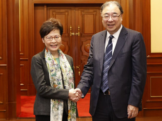 林鄭月娥與衞健委主任馬曉偉（右）會面。政府新聞處圖片