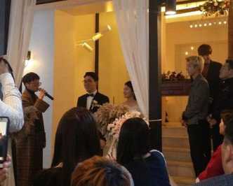 师弟团Winner的3位成员都有到贺T.O.P经理人婚宴。