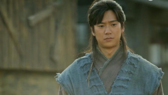 Jisoo涉校园暴力被炒后，由男星罗仁宇补替其角色再拍。