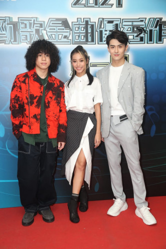 環球歌手和TVB破冰，令他們有更多機會。
