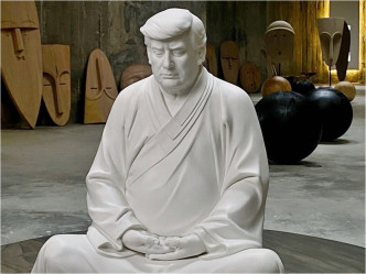 该款特朗普雕塑名为「西天懂佛」。网图
