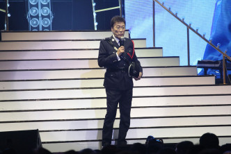 陳欣健在台上多謝楊受成打從1996年便開始聽他唱歌。
