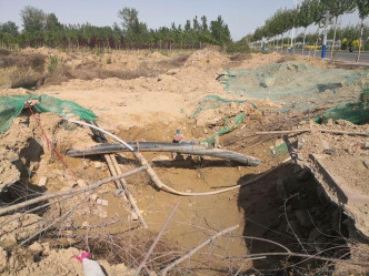 河北廣宗縣水管被挖開。網上圖片
