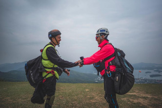 Ben和柏豪相識多年，一齊主持《兩個小生去Camping》。