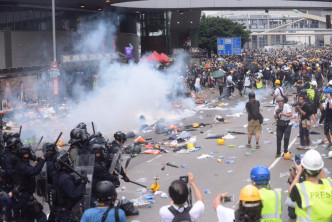 报告认为香港的政局动荡是港府及北京拒绝回应港人诉求。资料图片