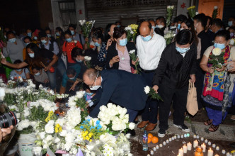 尼泊尔同乡及市民到场悼念悼念死难者。