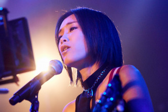 陳蕾在廣告有一幕拍攝她開演唱會，現實生活之中，她十月底亦會在麥花臣演唱會。